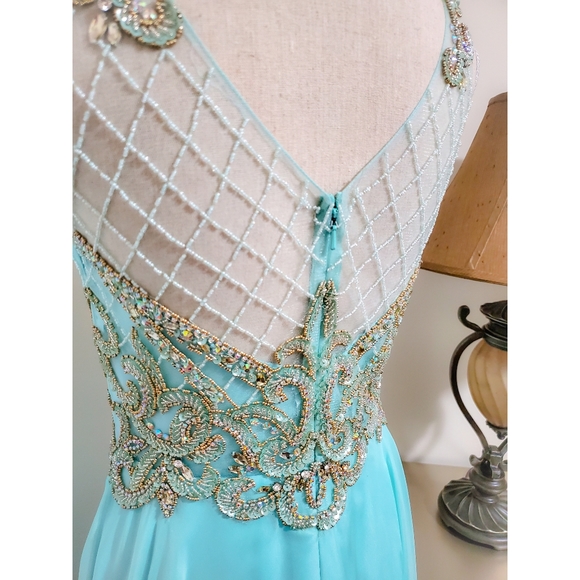 Dress - Picture 9 of 11